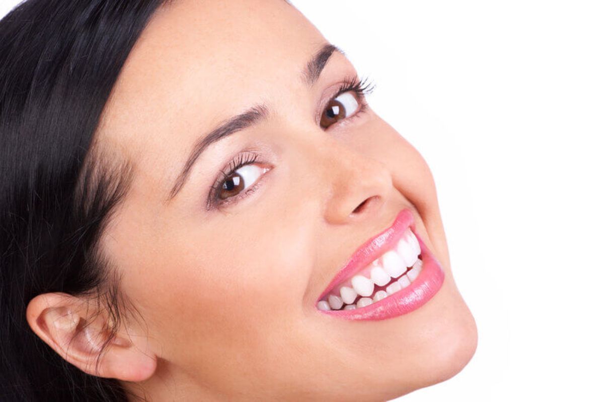 The Best Cosmetic Dental Procedures To Make Shine Bright This Christmas Cheer
